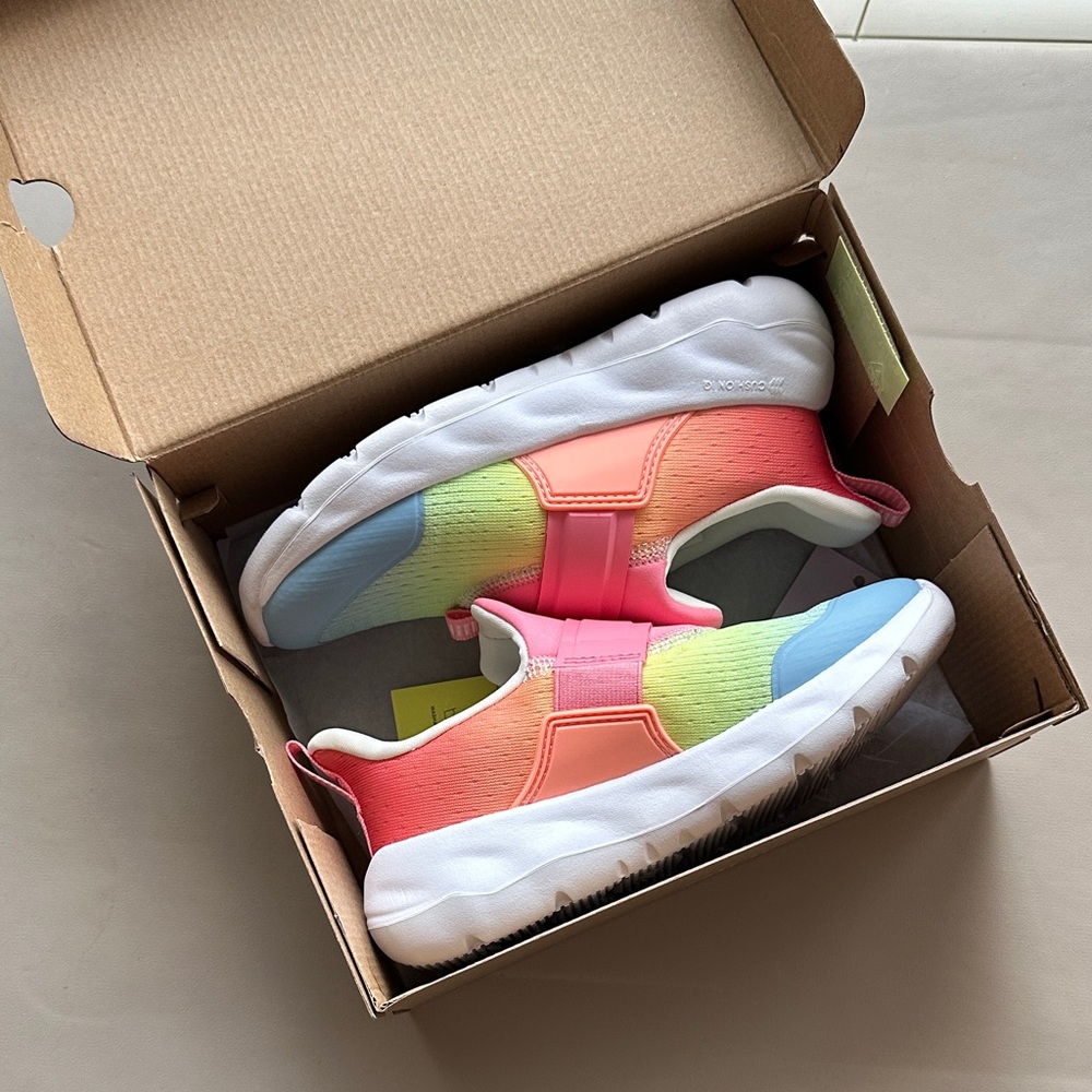 All In Motion Dannie Sneakers